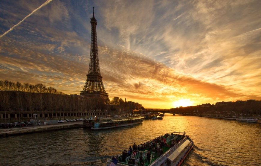 1 Hour Seine River Cruise Tickets In Paris