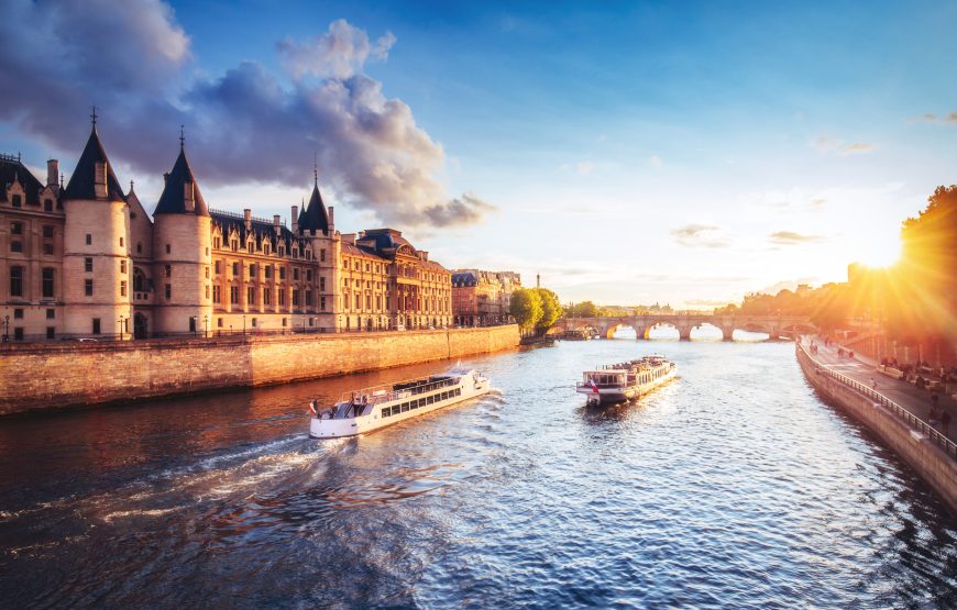 1 Hour Seine River Cruise Tickets In Paris